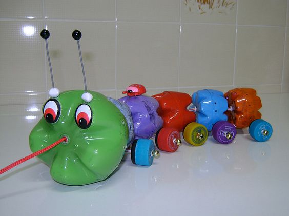 Brinquedos reciclados para crianças